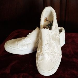 Blowfish tennis shoes